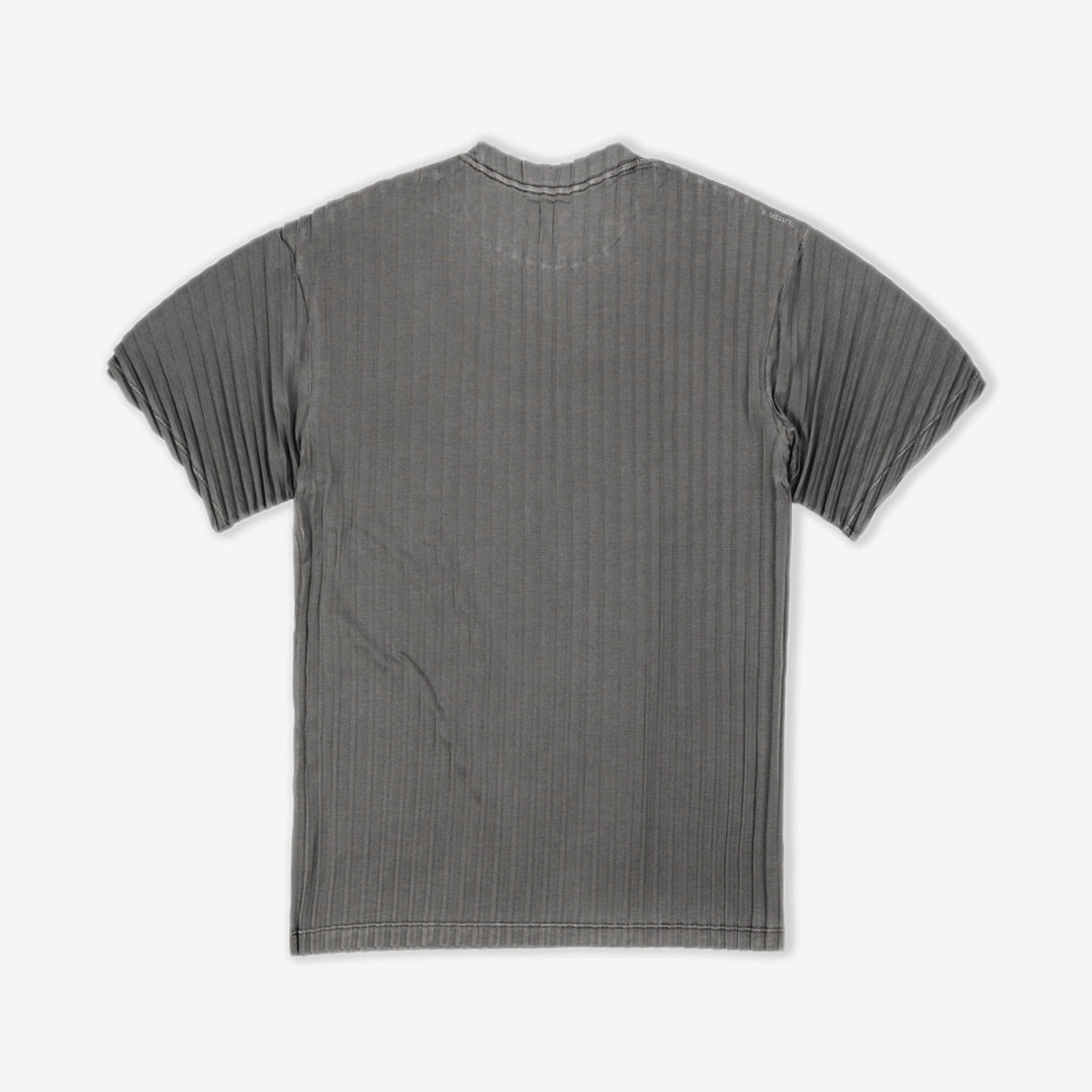SATISFY - AuraLite Pleated T-Shirt - Mineral Graphite – Haven Surf